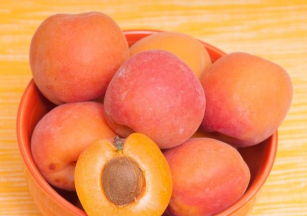 過量吃杏子有哪些危害 牙酸發軟反酸燒心傷胃拉肚子