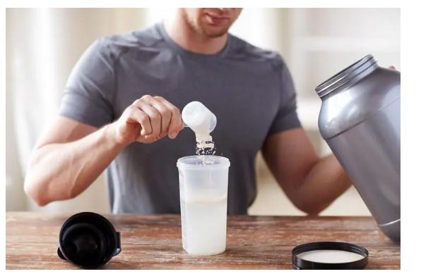 健身練肌肉一定要吃蛋白粉嗎？蛋白粉喝太多會怎樣？